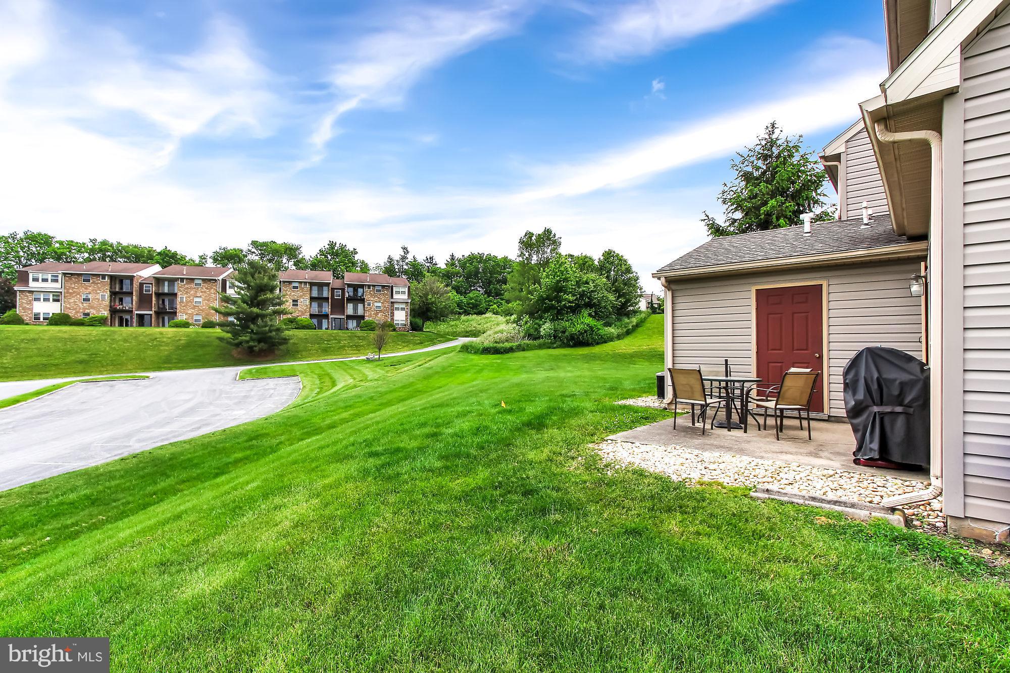 CROWN POINTE CONDOMINIUMS - Residential