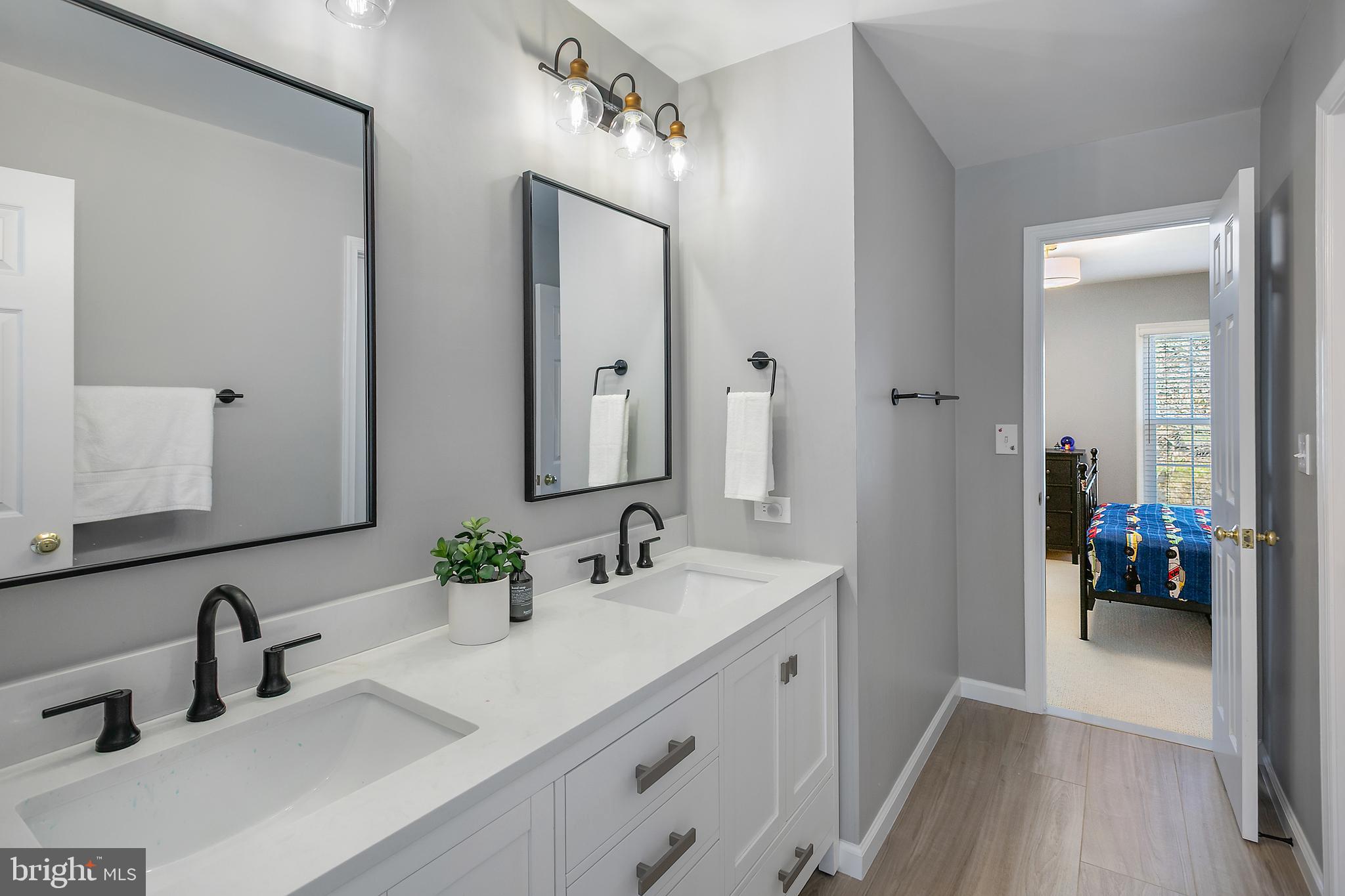 CARDEROCK SPRINGS - Residential