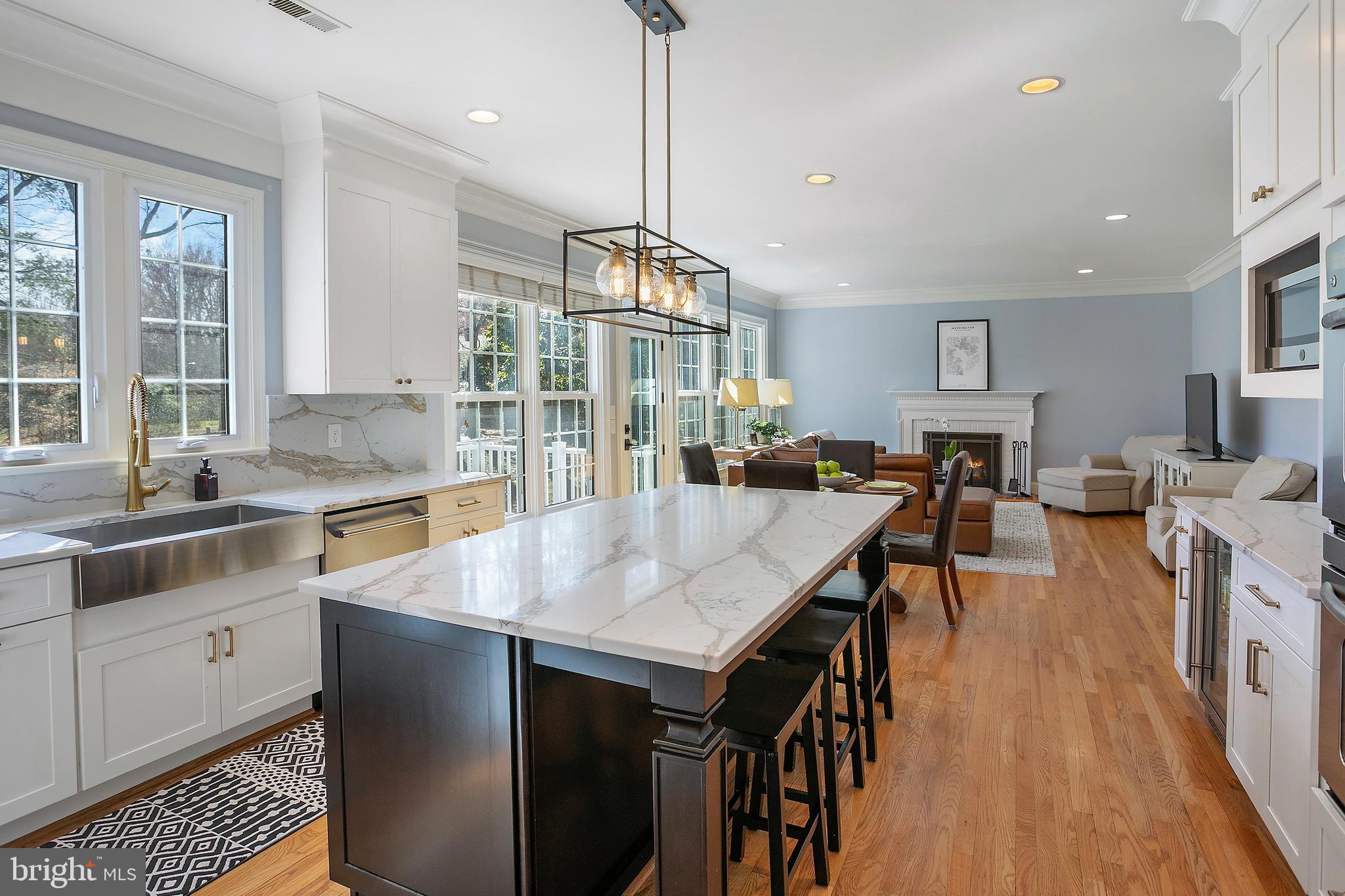 CARDEROCK SPRINGS - Residential