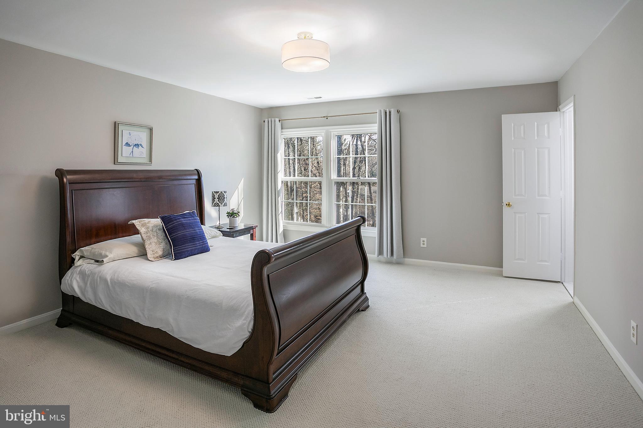 CARDEROCK SPRINGS - Residential