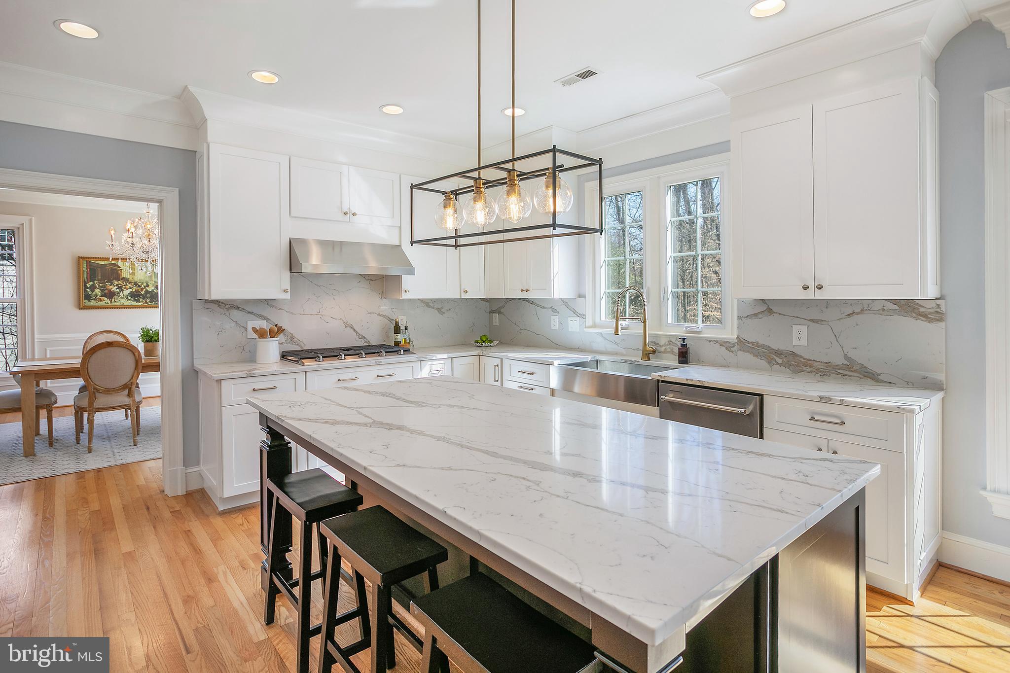 CARDEROCK SPRINGS - Residential