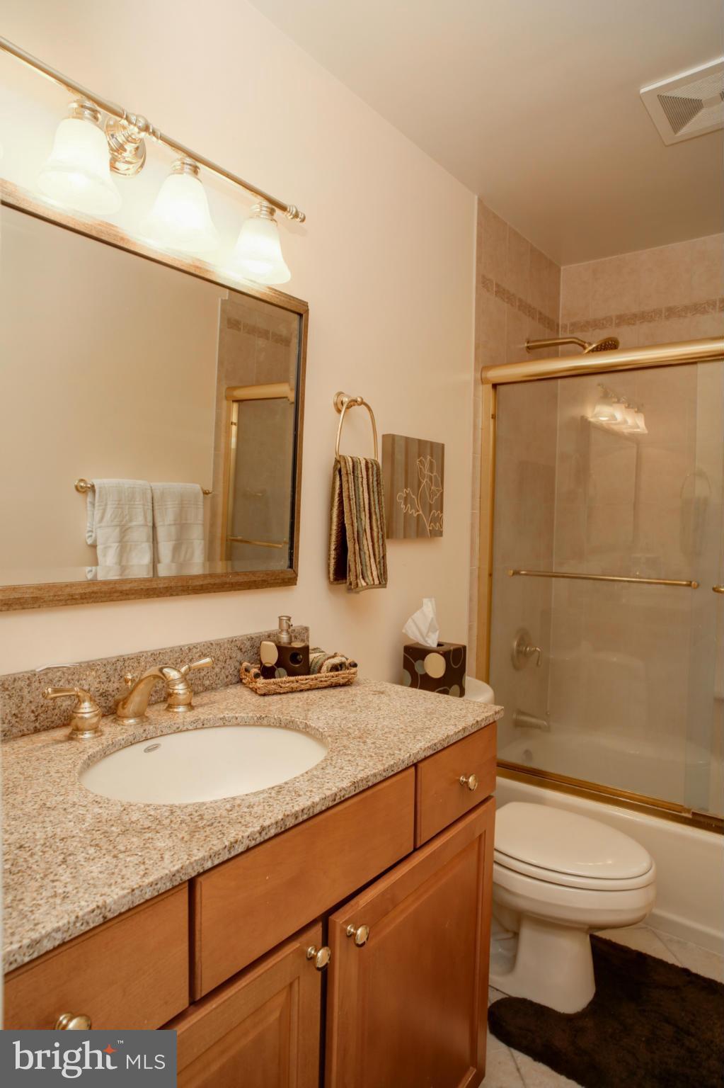 THE OAKTON - Residential Lease