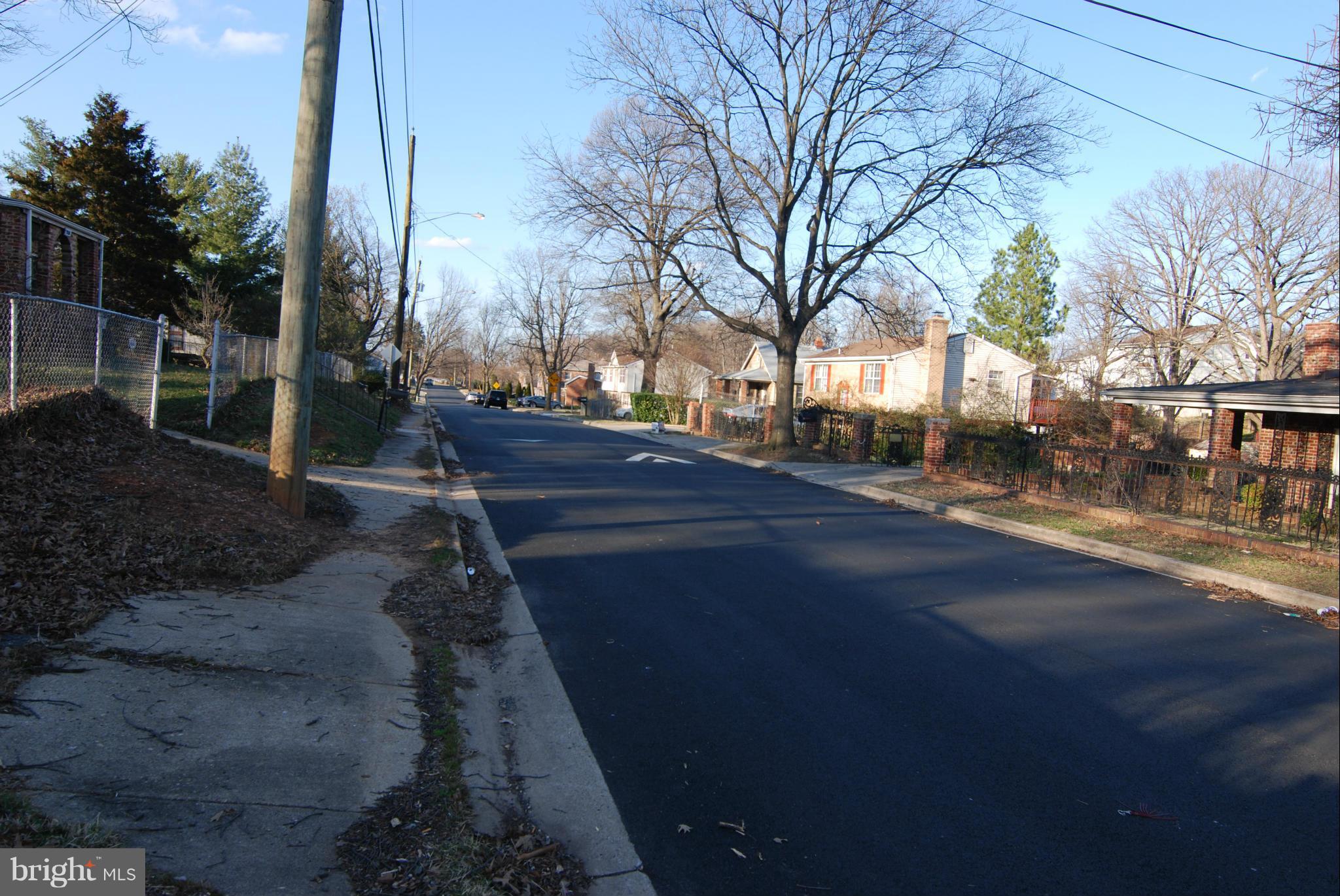 907 CYPRESSTREE DRIVE