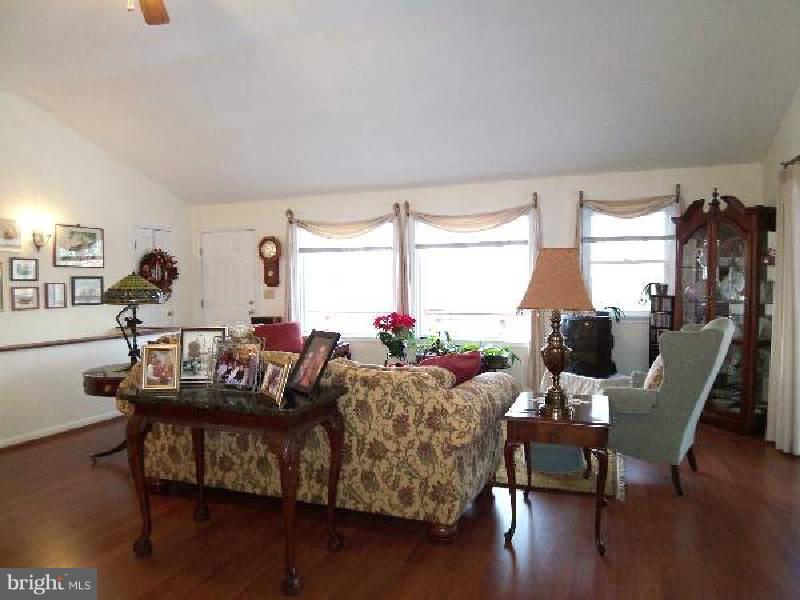 ROUSE MOUNTAIN - Residential