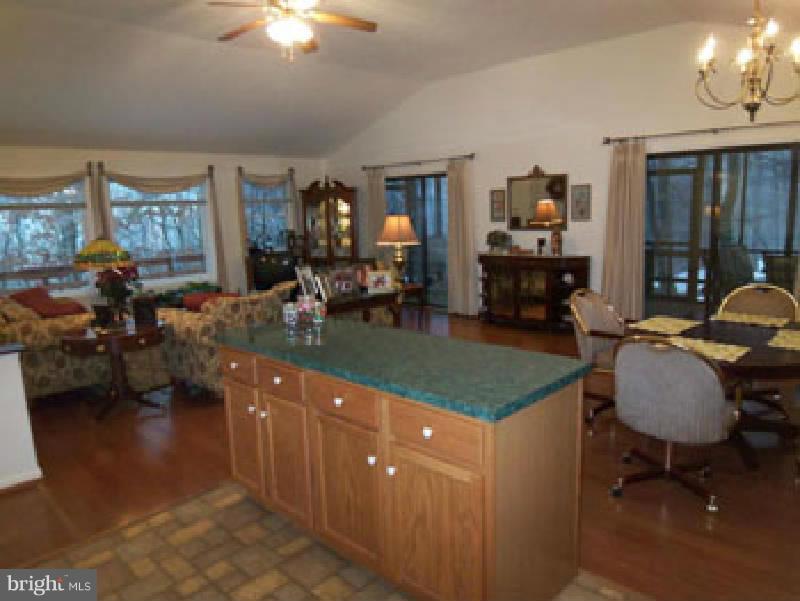 ROUSE MOUNTAIN - Residential