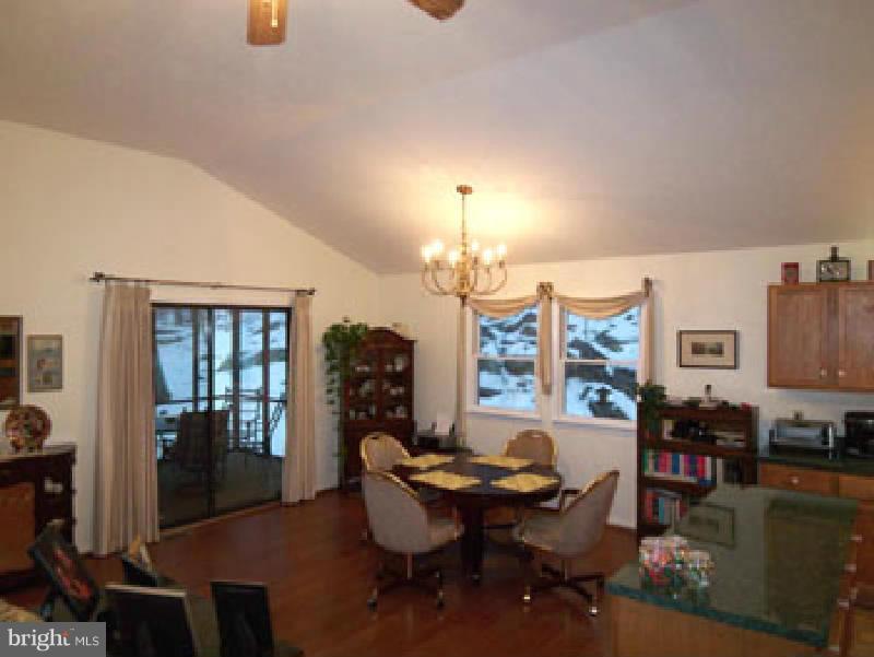 ROUSE MOUNTAIN - Residential