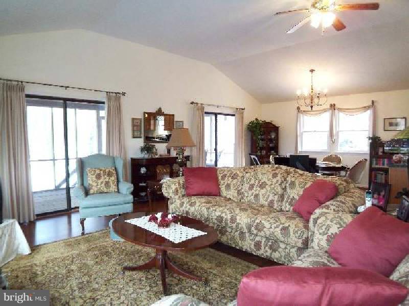 ROUSE MOUNTAIN - Residential