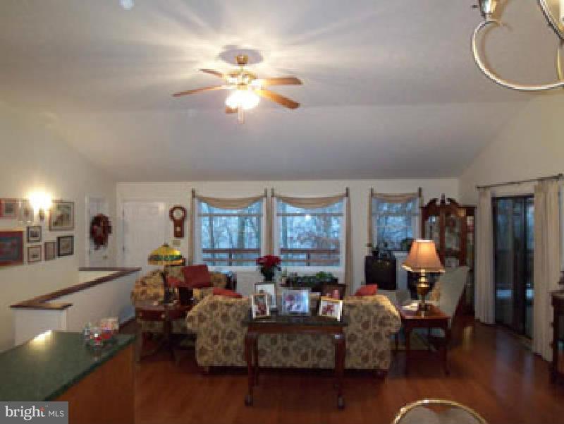 ROUSE MOUNTAIN - Residential