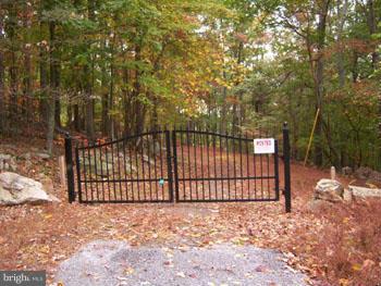 ROUSE MOUNTAIN - Residential