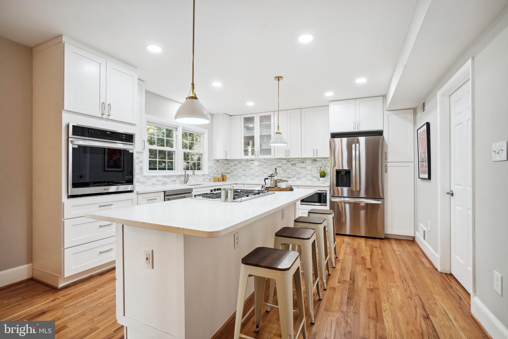 HIGHVIEW THREE - Residential