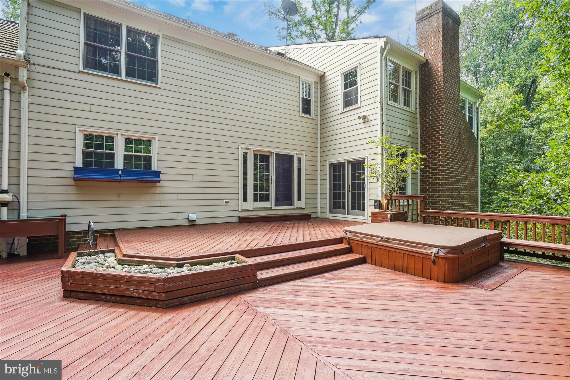 HIGHVIEW THREE - Residential