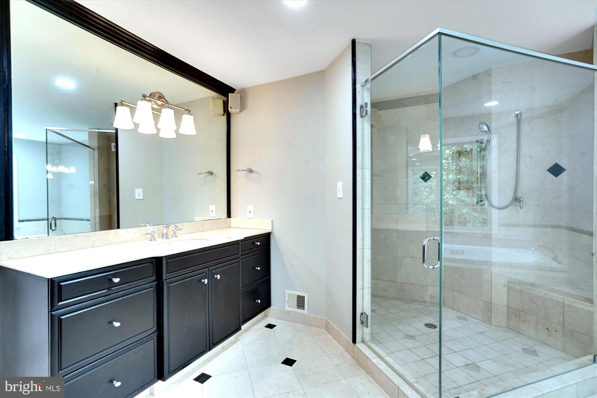 HIGHVIEW THREE - Residential