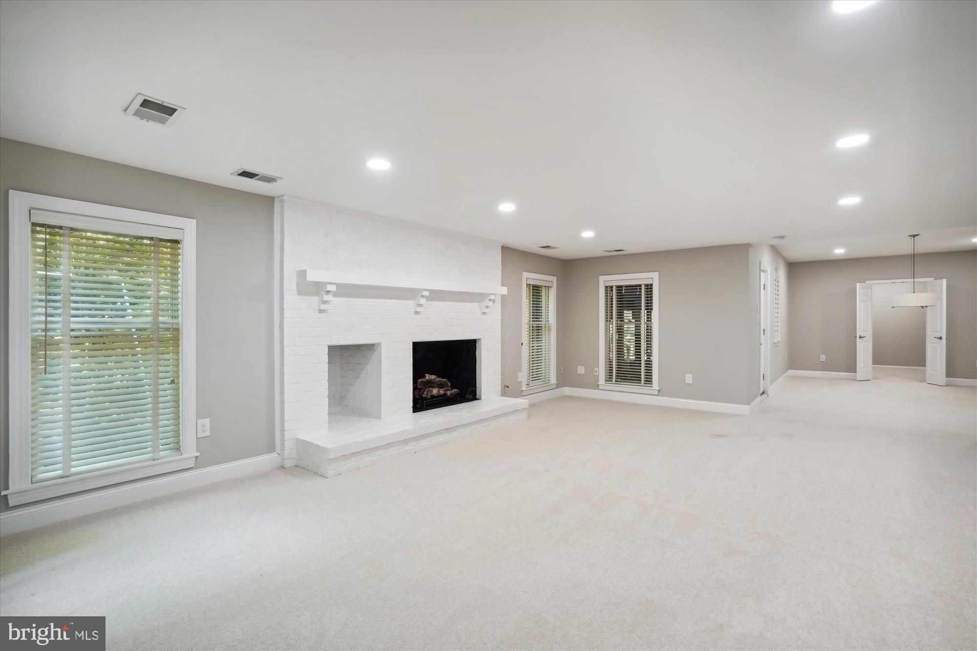 HIGHVIEW THREE - Residential