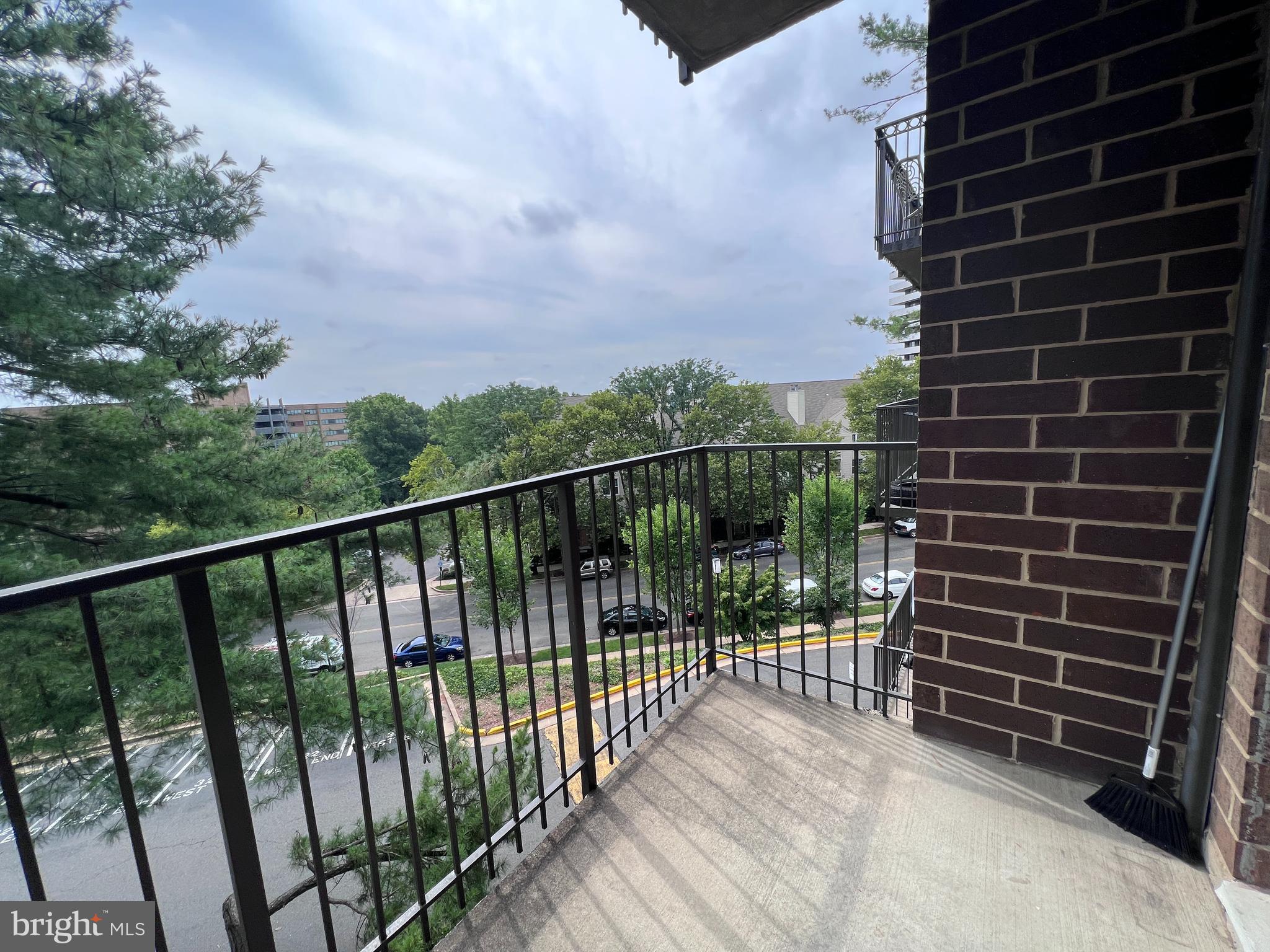 WEST END CONDOS - Residential Lease