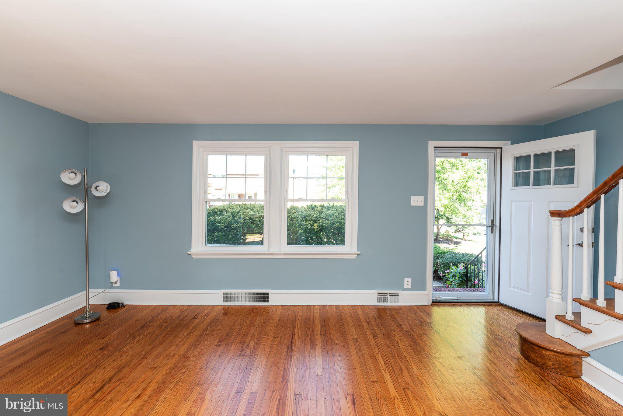 4 DOWLING AVENUE