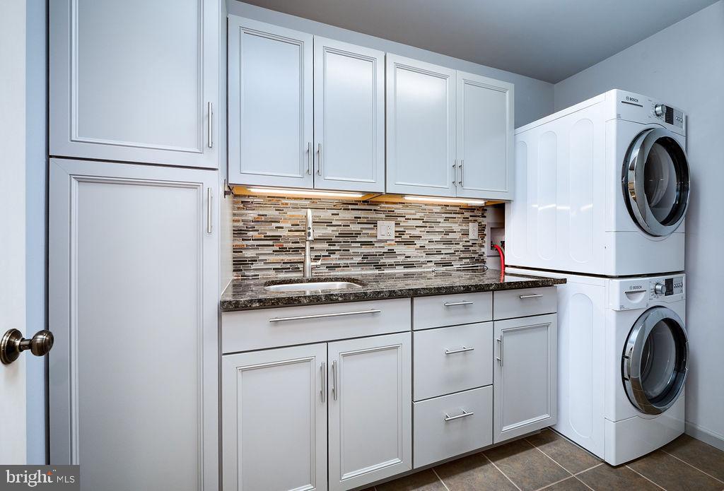 LIMESTONE VILLAGE - Residential