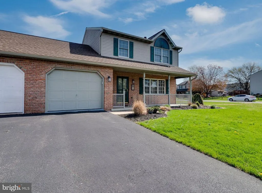 Fleetwood, Pennsylvania 19522, United States, 3 Bedrooms Bedrooms, ,3 BathroomsBathrooms,Residential,Pending,114027