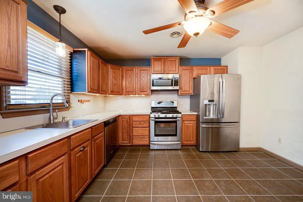 Fleetwood, Pennsylvania 19522, United States, 3 Bedrooms Bedrooms, ,3 BathroomsBathrooms,Residential,Pending,114027