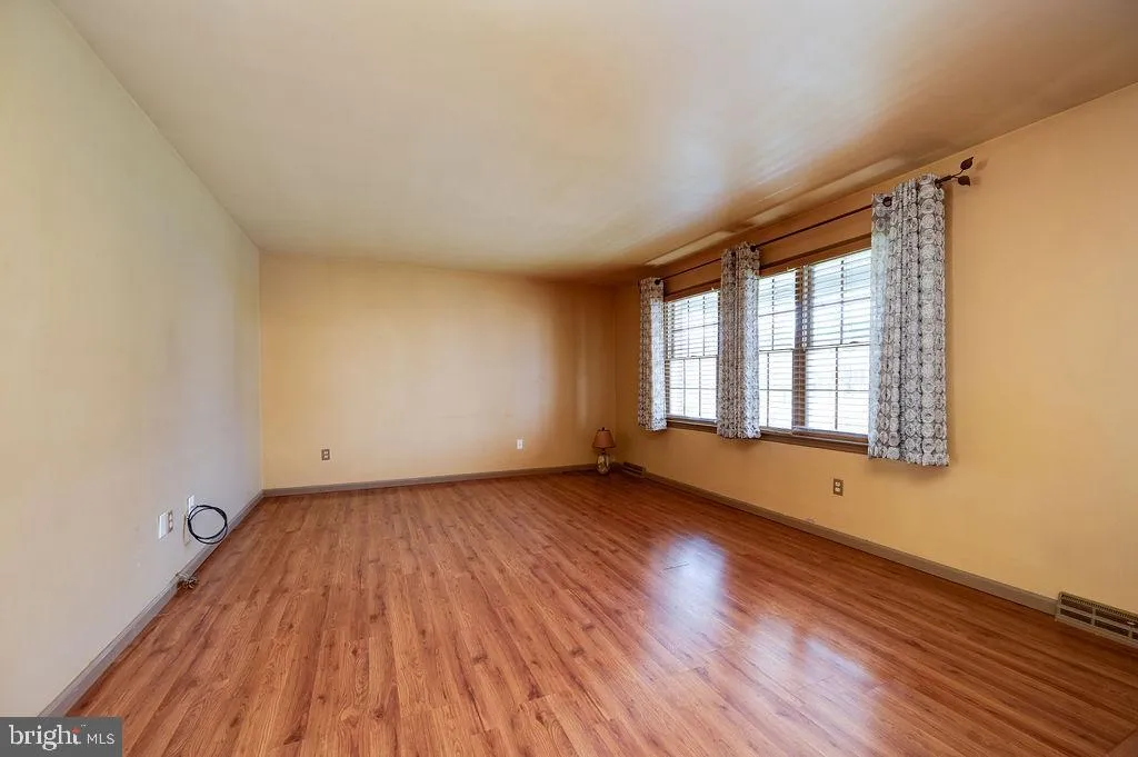 Fleetwood, Pennsylvania 19522, United States, 3 Bedrooms Bedrooms, ,3 BathroomsBathrooms,Residential,Pending,114027