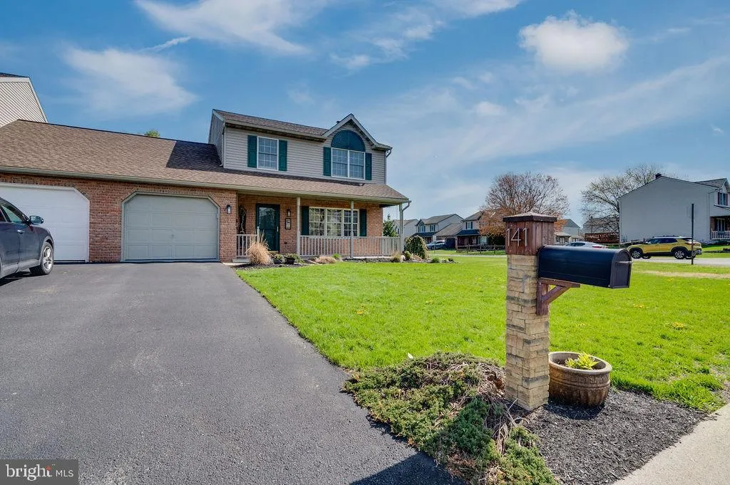 Fleetwood, Pennsylvania 19522, United States, 3 Bedrooms Bedrooms, ,3 BathroomsBathrooms,Residential,Pending,114027