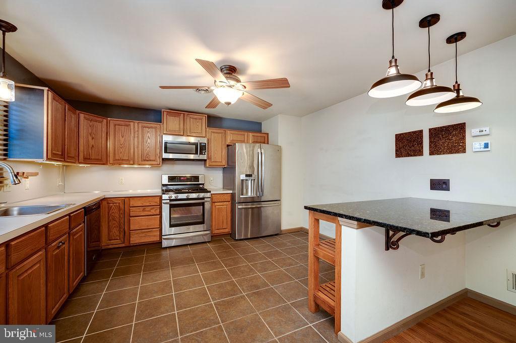 LIMESTONE VILLAGE - Residential