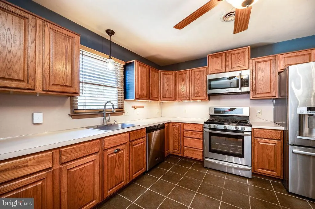 Fleetwood, Pennsylvania 19522, United States, 3 Bedrooms Bedrooms, ,3 BathroomsBathrooms,Residential,Pending,114027