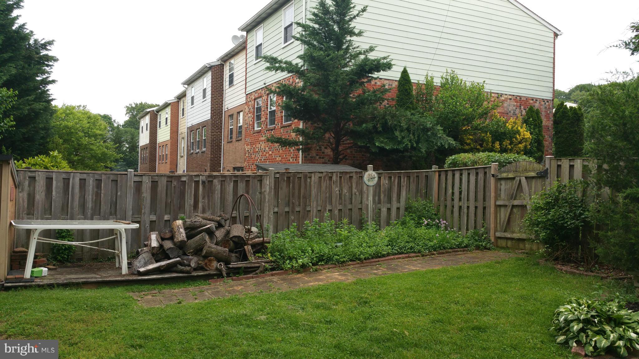 CARLTON SQUARE - Residential