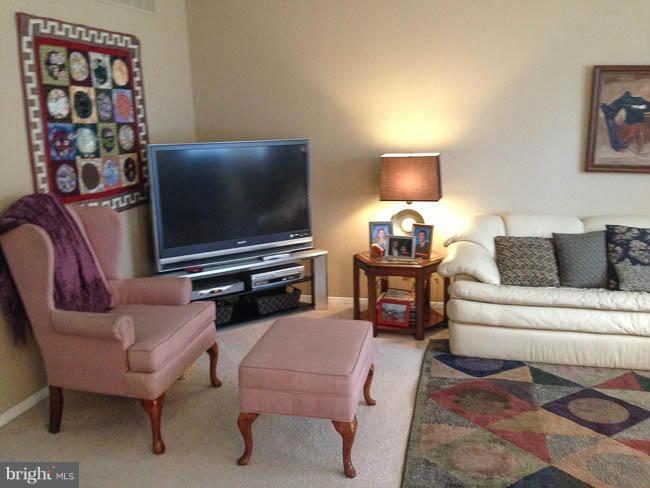 CARLTON SQUARE - Residential