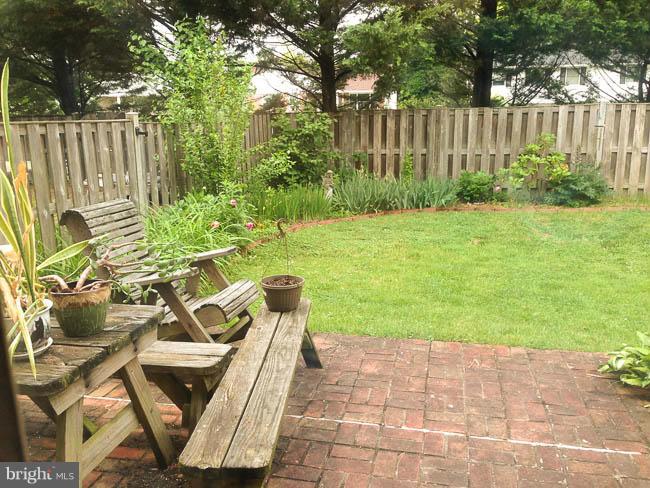 CARLTON SQUARE - Residential