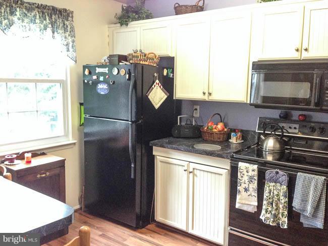 CARLTON SQUARE - Residential