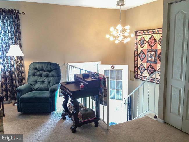 CARLTON SQUARE - Residential