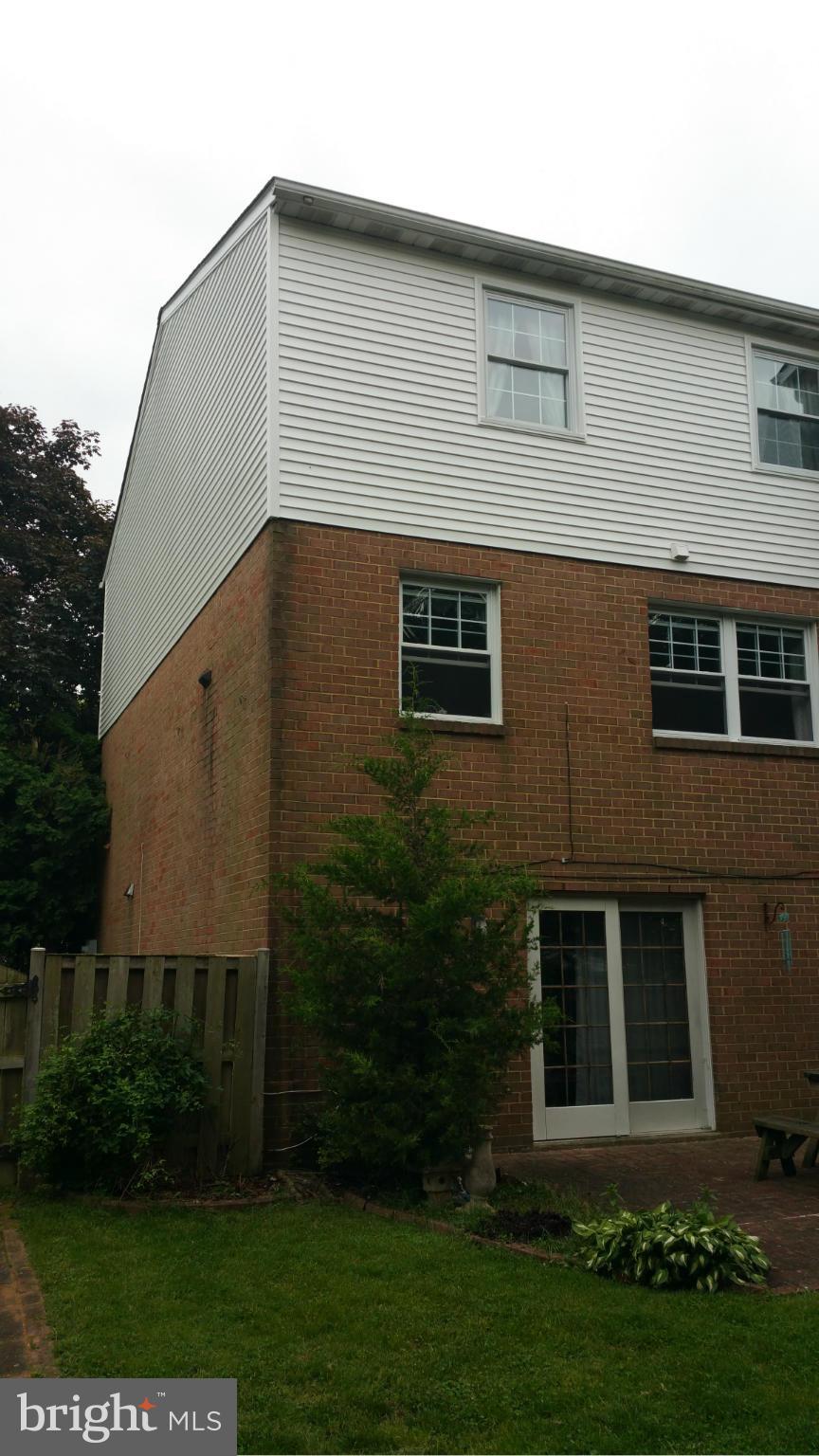 CARLTON SQUARE - Residential