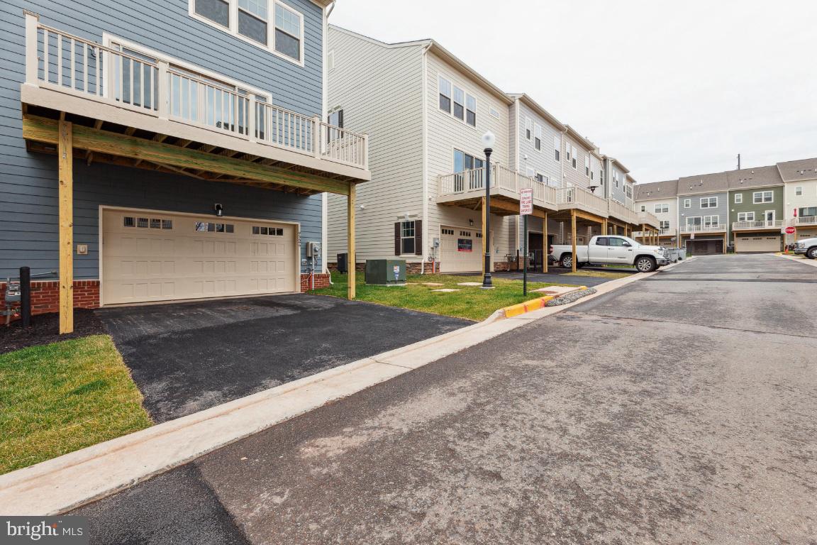 JEFFERSON SQUARE - Residential