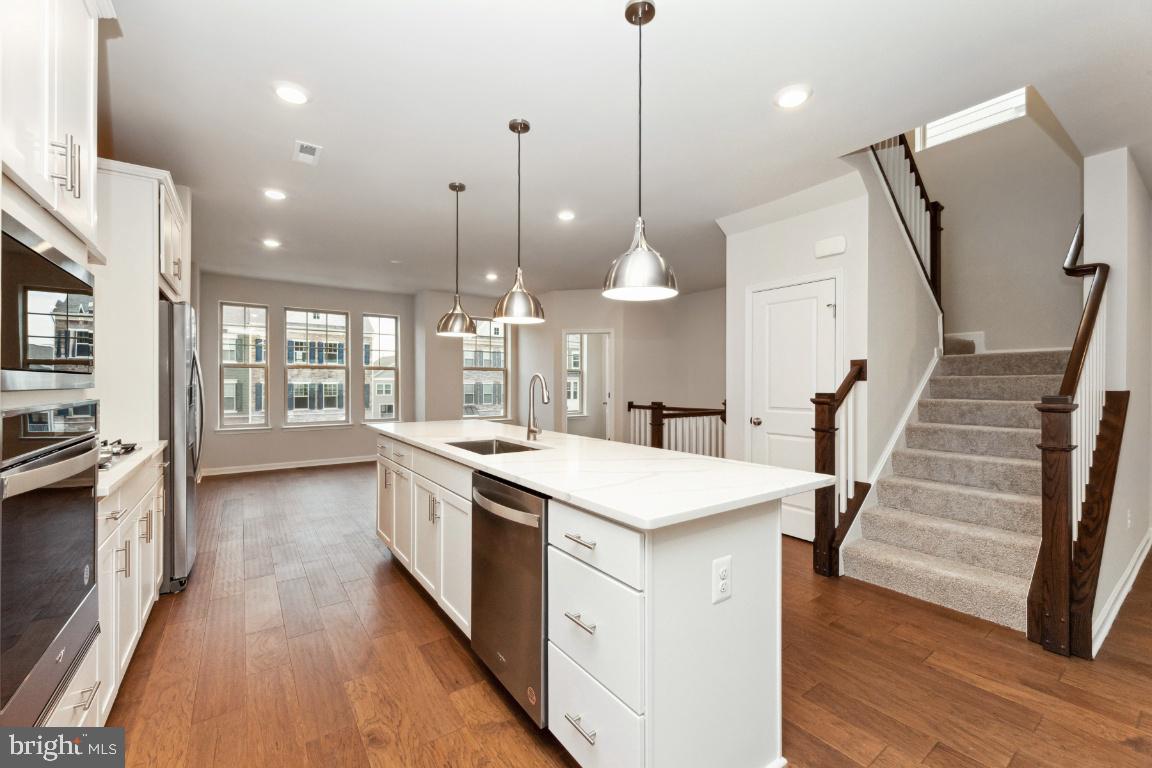 JEFFERSON SQUARE - Residential