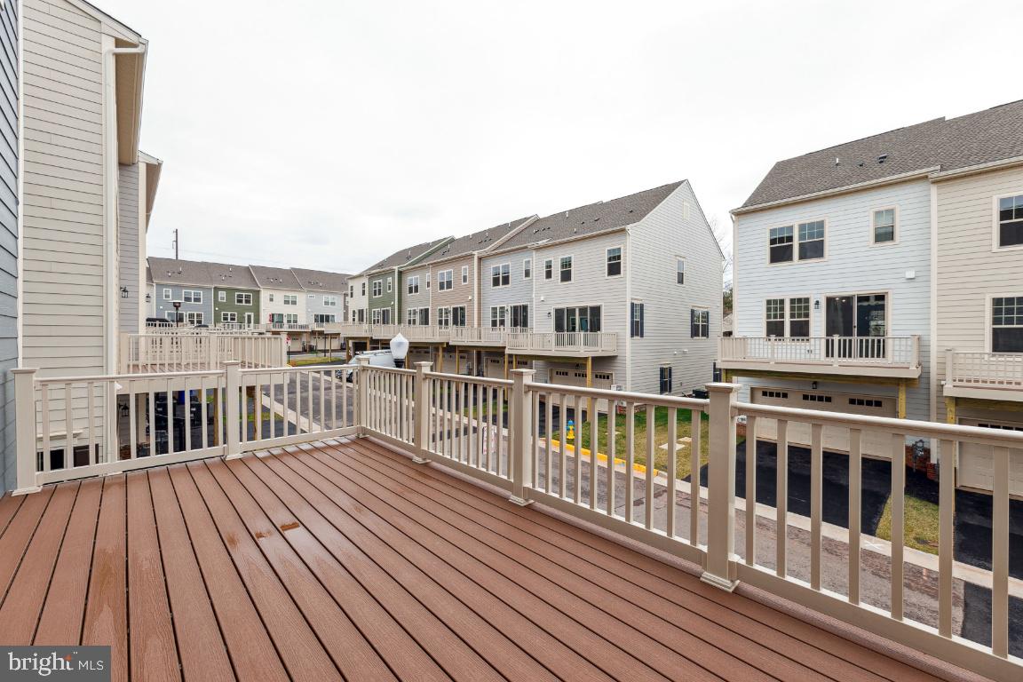 JEFFERSON SQUARE - Residential