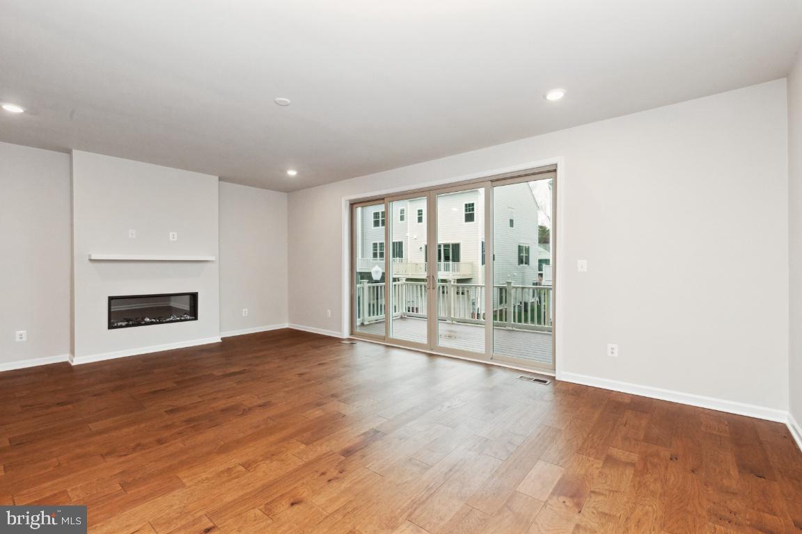 JEFFERSON SQUARE - Residential