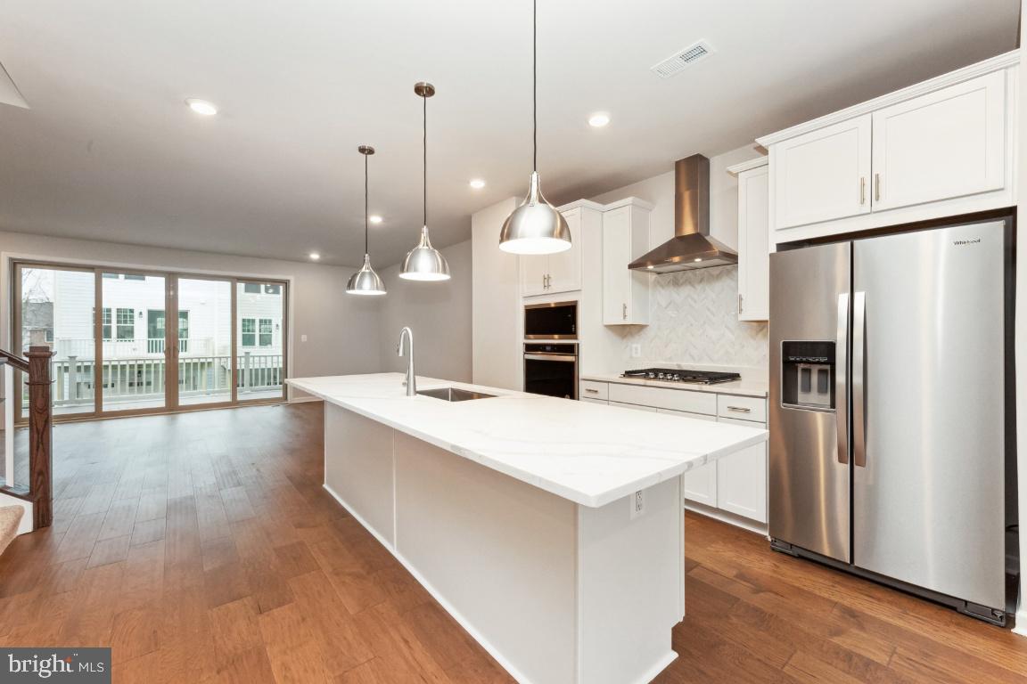 JEFFERSON SQUARE - Residential