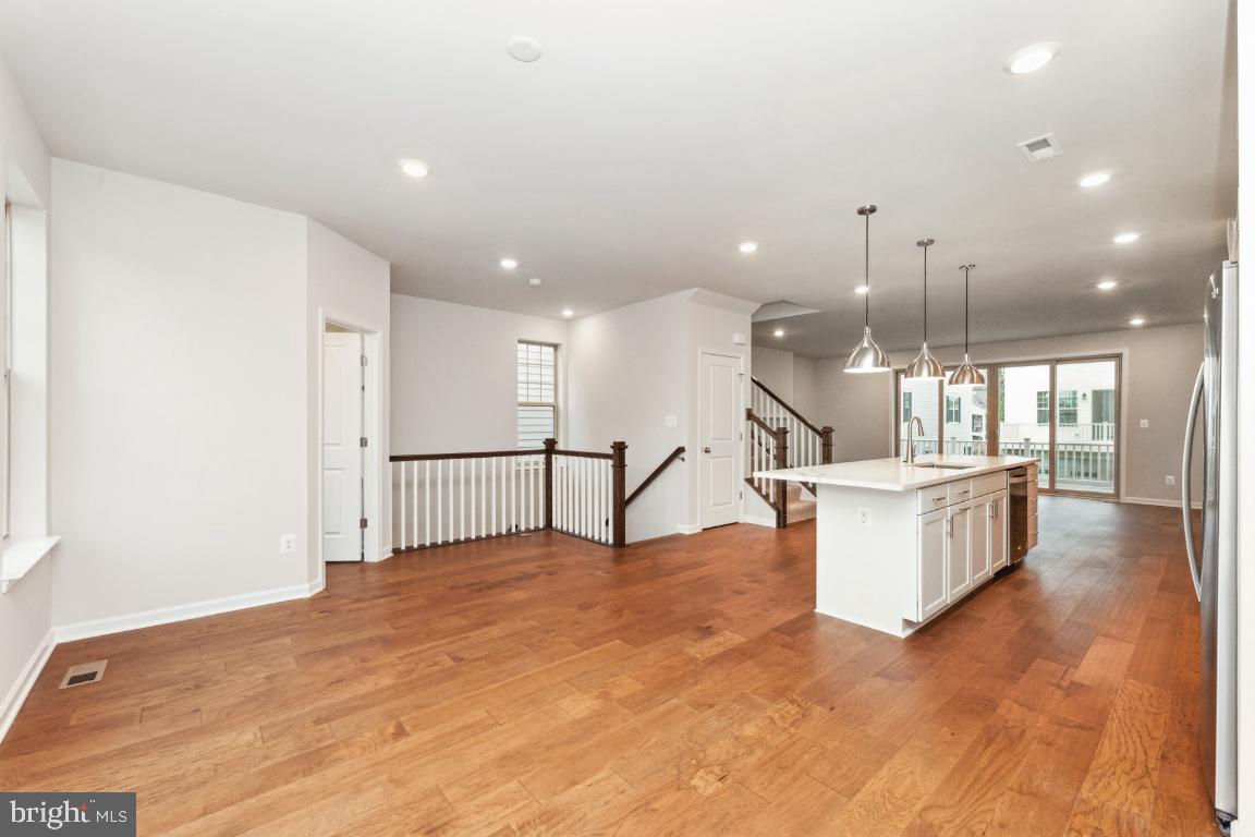 JEFFERSON SQUARE - Residential