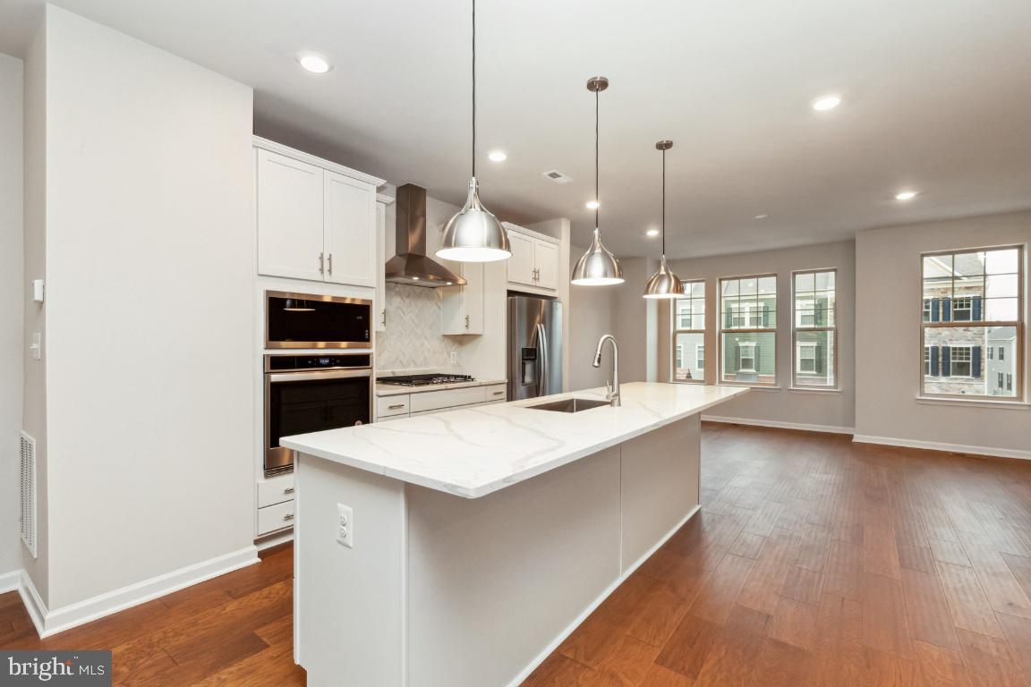 JEFFERSON SQUARE - Residential