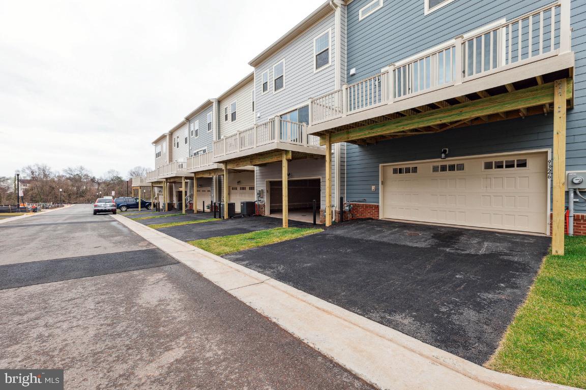 JEFFERSON SQUARE - Residential