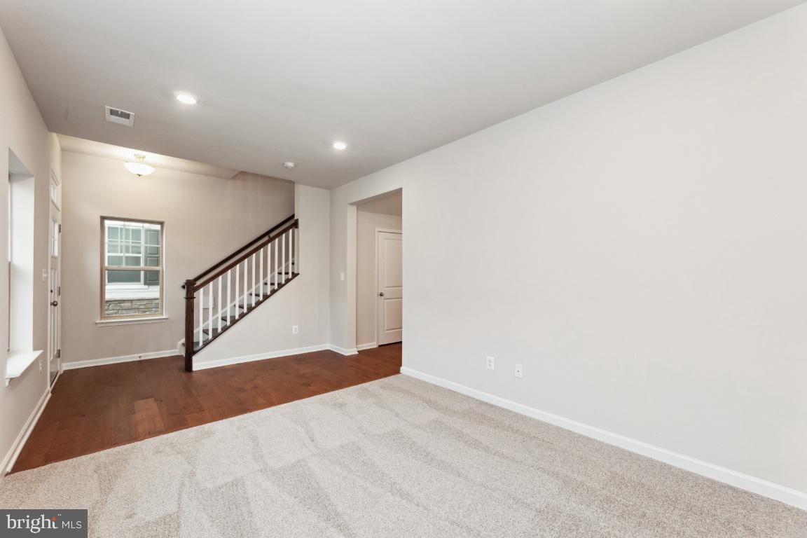 JEFFERSON SQUARE - Residential