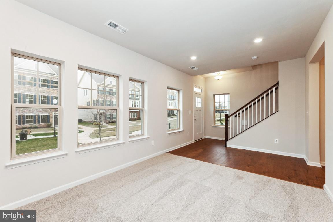 JEFFERSON SQUARE - Residential