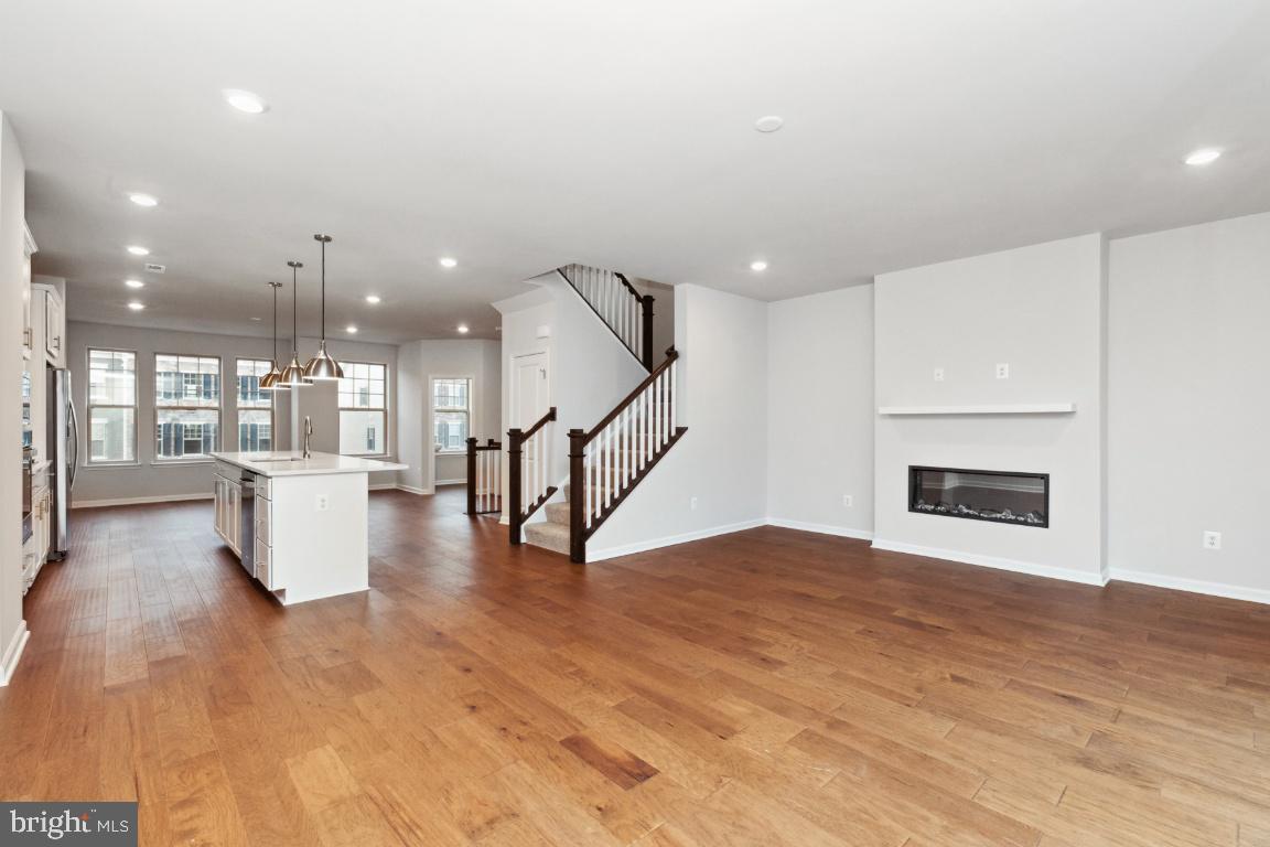 JEFFERSON SQUARE - Residential