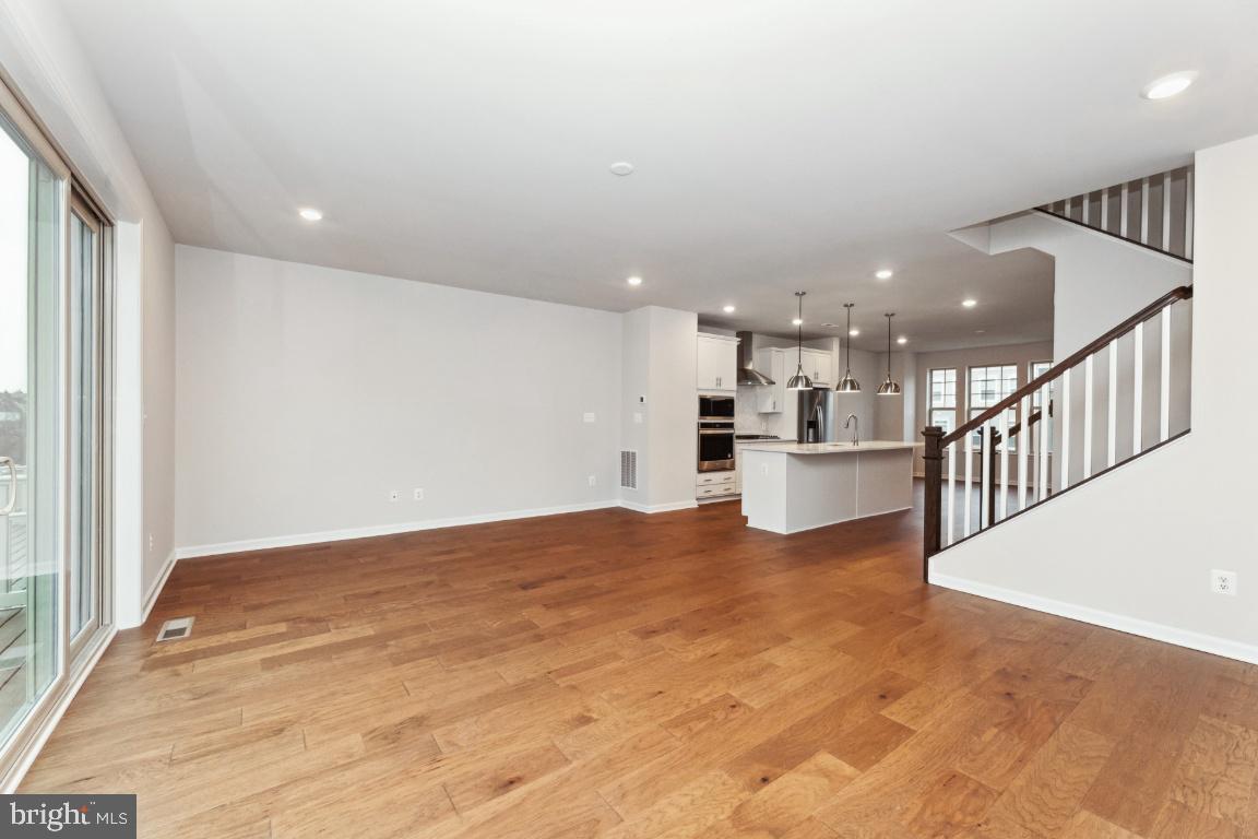 JEFFERSON SQUARE - Residential