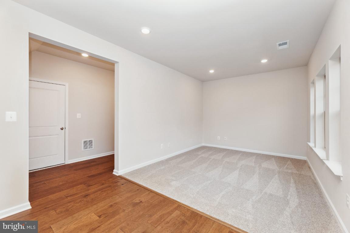 JEFFERSON SQUARE - Residential