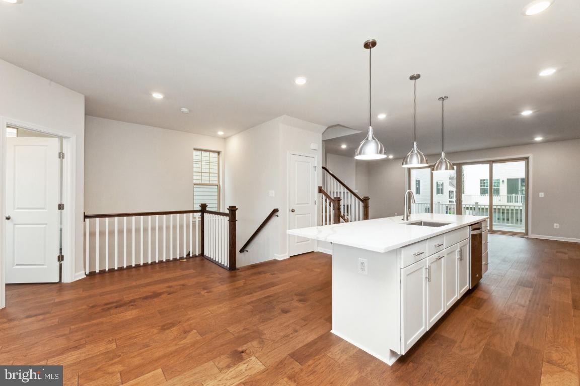 JEFFERSON SQUARE - Residential