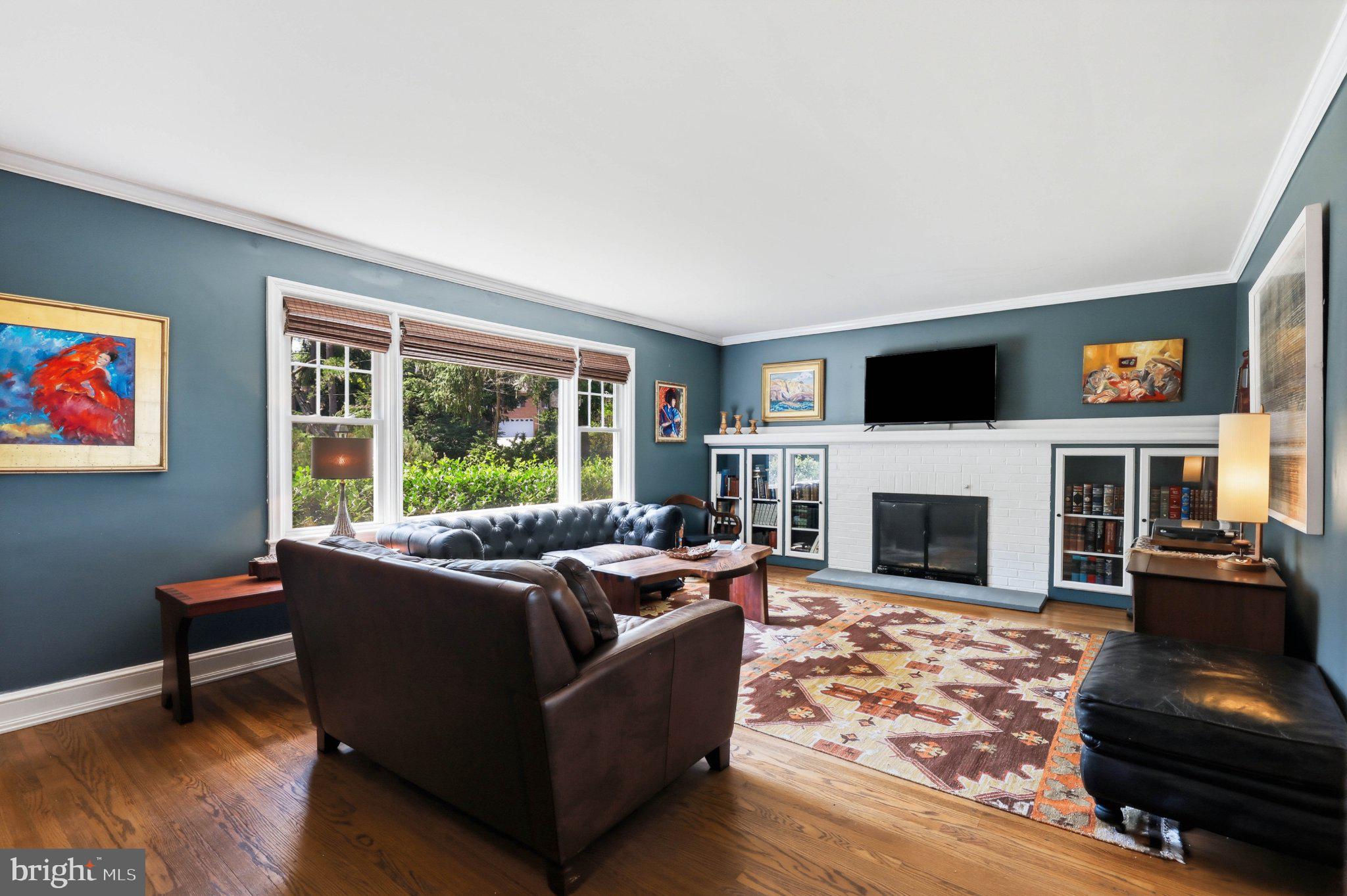 983 BROCKIE LANE