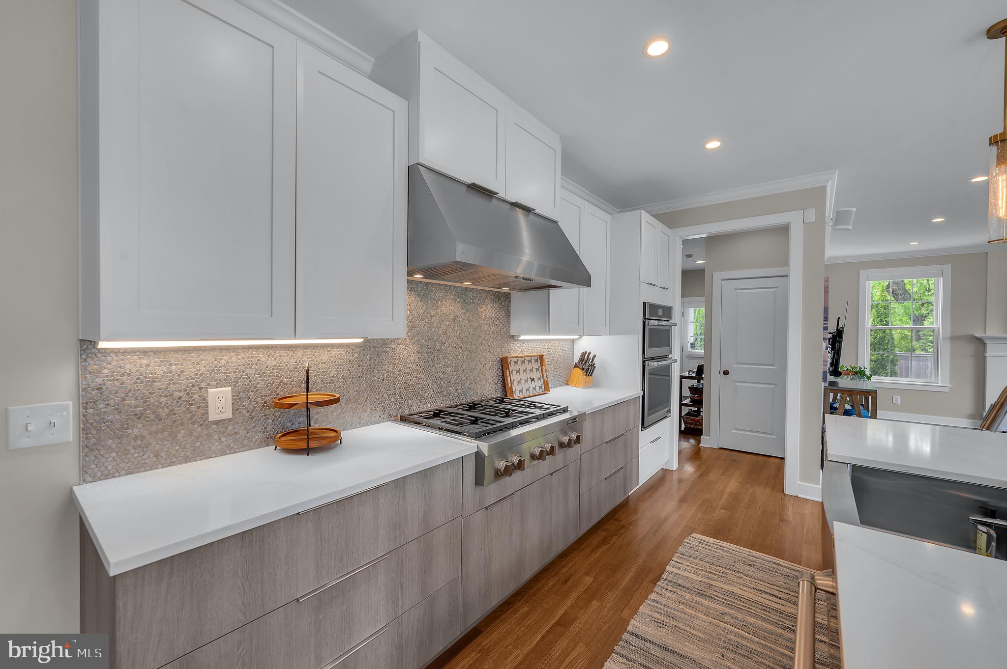 GLADWYNE - Residential