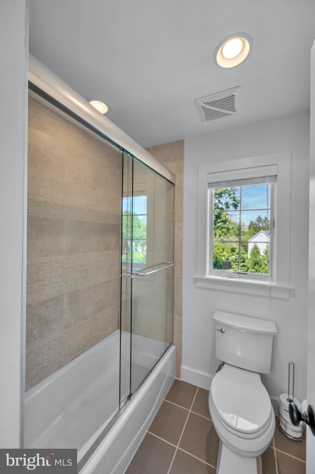 GLADWYNE - Residential