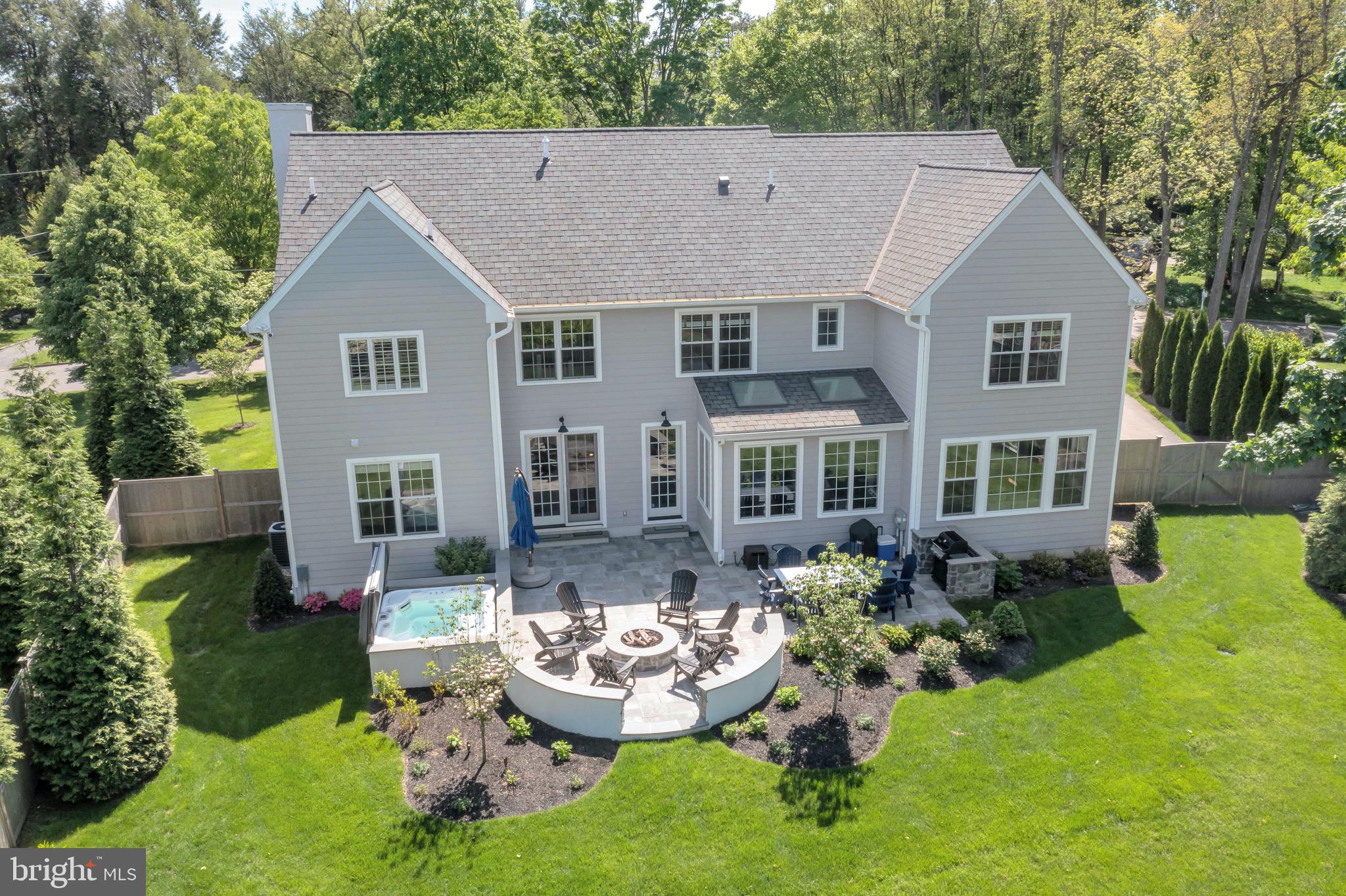 GLADWYNE - Residential